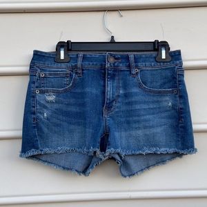 Jeans shorts size 6.